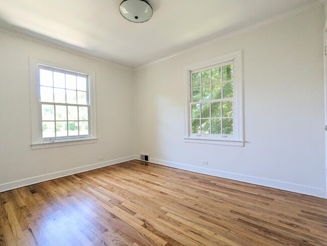 Building Photo - 313 Ridge Rd