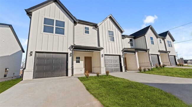 Building Photo - 1718 Cuppett Cir