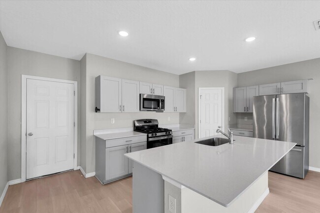 Building Photo - Modern 4-Bedroom Parrish Home with Bonus Loft & Open Living Space