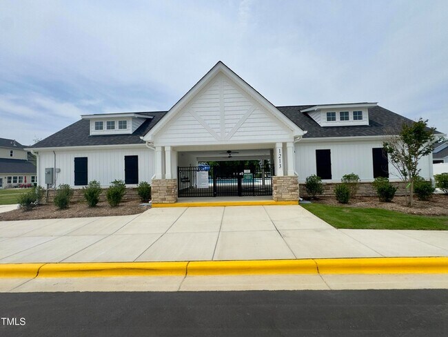 Building Photo - 276 Shingle Oak Rd