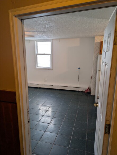 Building Photo - 76 Grove Ave