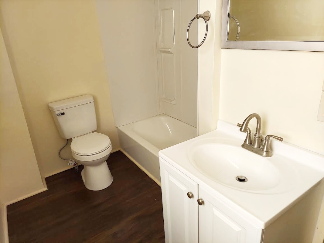 Building Photo - 264 W Market St