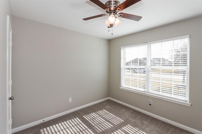 Building Photo - 7119 Glenridge