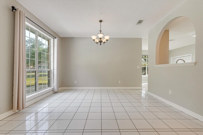 Building Photo - 114 Dana Pointe