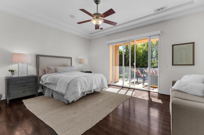 Building Photo - 35 Calle La Reina