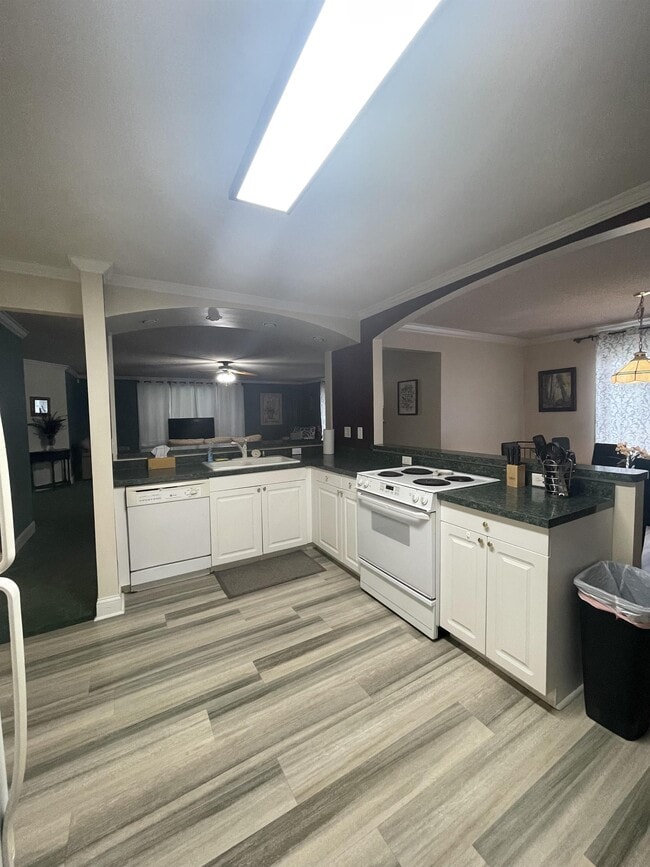 Building Photo - 7812 Swails St