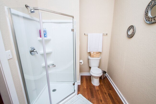 Building Photo - Douglas