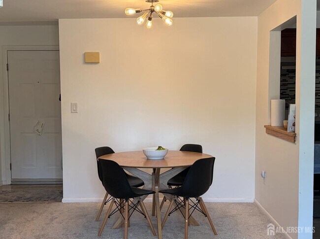 Building Photo - 5104 Ravens Crest Dr