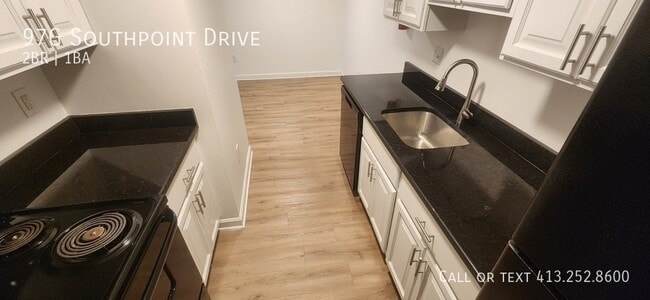 Building Photo - 97 Southpoint Dr