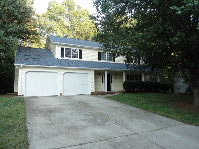 Building Photo - 4504 Southport Rd