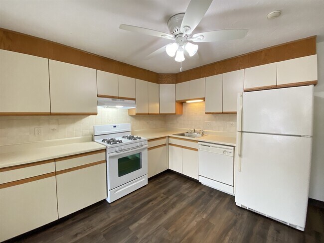 Building Photo - 379 Huse Rd