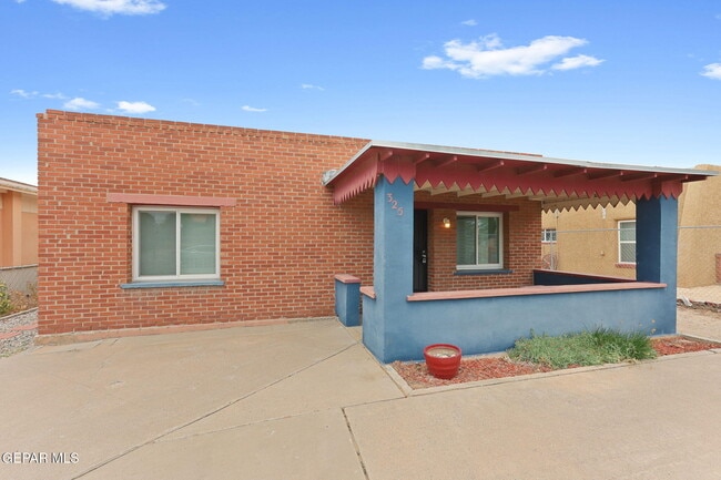 Building Photo - 325 Vista Hill Dr