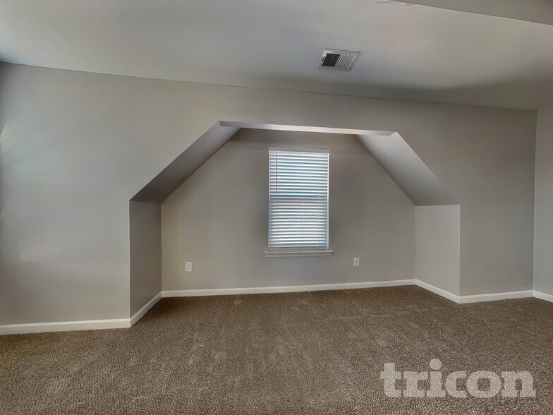 Building Photo - 55 Moss Way