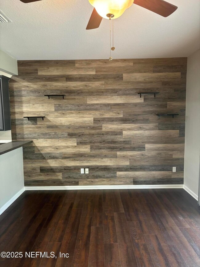 Building Photo - 13490 Essence Ct