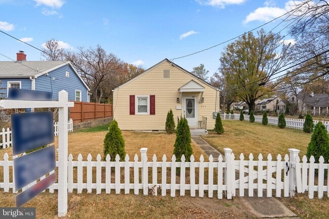 Building Photo - 5701 31st Ave