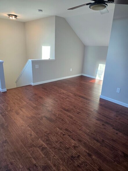 Building Photo - 11 Ingham Way