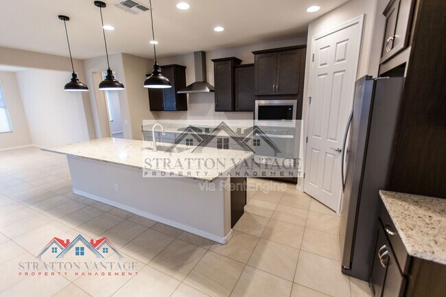 Building Photo - 17645 W Palo Verde Dr