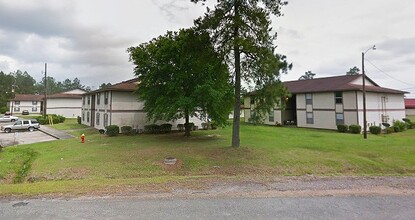 Building Photo - 1601 W 4th St