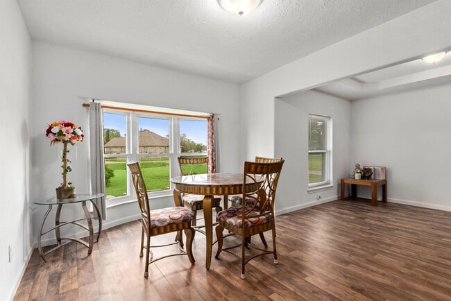 Building Photo - 318 County Rd 296D
