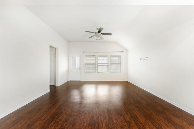 Building Photo - 1251 Kaliste Meadow Dr