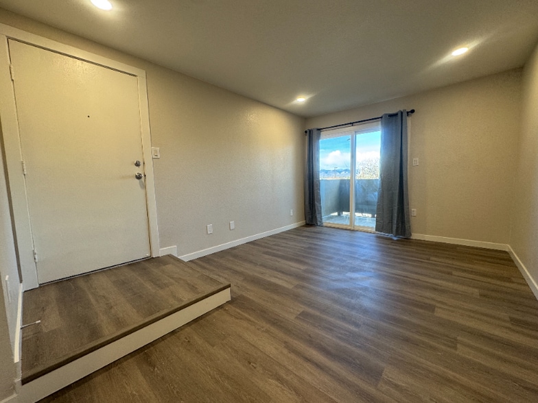 Building Photo - 2929 W Floyd Ave