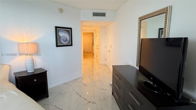 Building Photo - 17375 Collins Ave