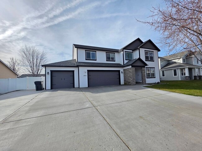 Building Photo - 4916 Laredo Dr