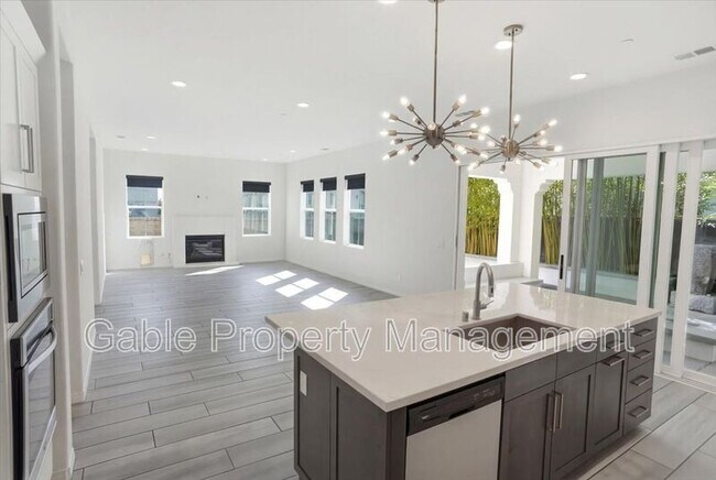 Building Photo - 27623 Solana Wy