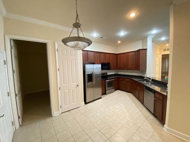 Building Photo - Spacious 3/3.5 Condo with Garage in Fleming Island