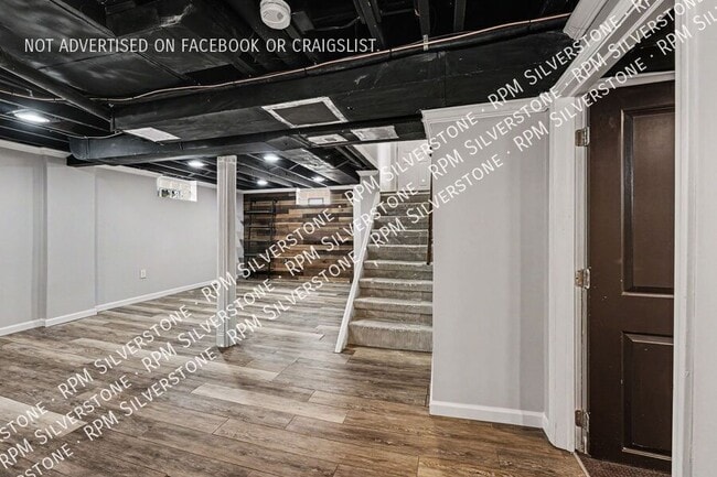 Building Photo - 1403 N Altadena Ave