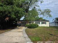 Building Photo - 835 Golden Isle Dr