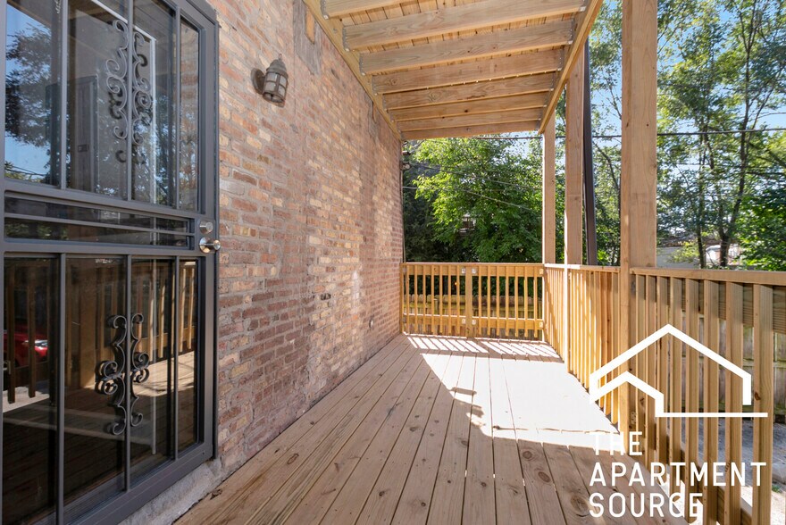 Building Photo - 4010 S Calumet Ave