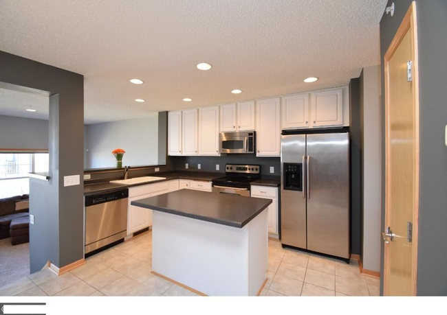 kitchen - 5034 Fountain Ln N