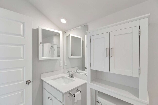 Building Photo - Luxury Villa Living in the Heart of Carnes Crossroads!