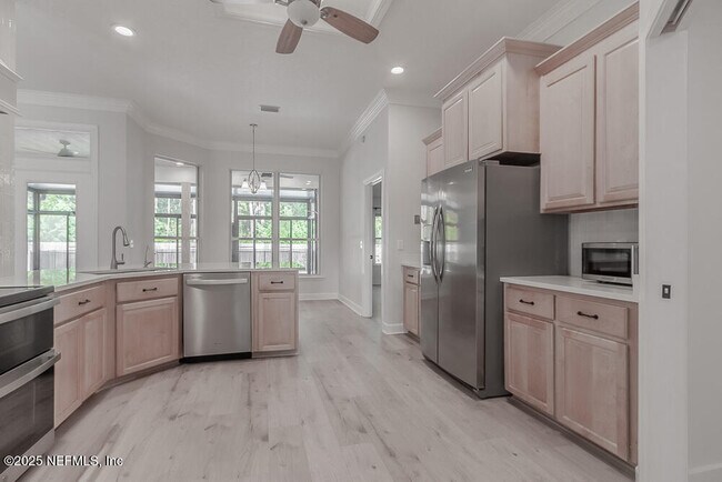 Building Photo - 1737 Heatherwood Dr