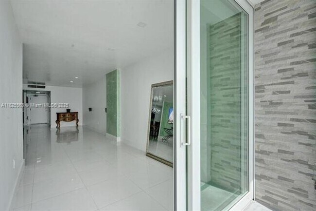 Building Photo - 6450 Collins Ave