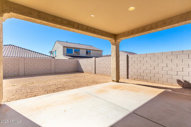 Building Photo - 17651 W Palo Verde Dr