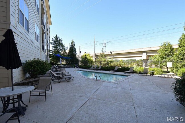 Building Photo - 1270 Strassner Dr