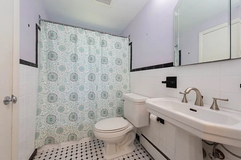 full bath 1st floor - 353 Washington St