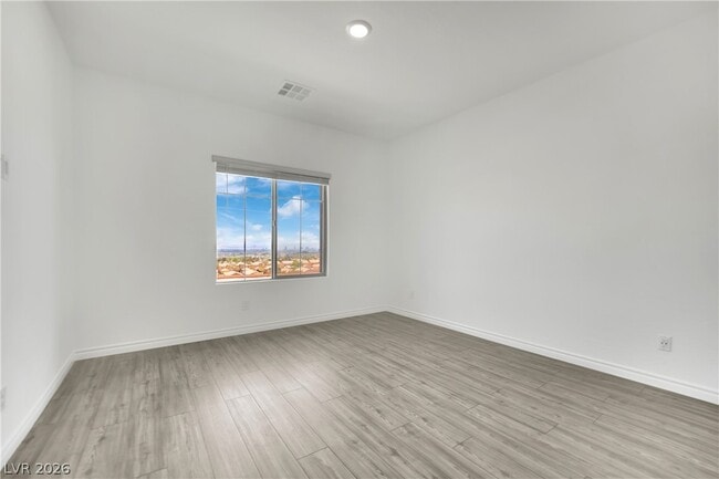 Building Photo - 600 N Carriage Hill Dr