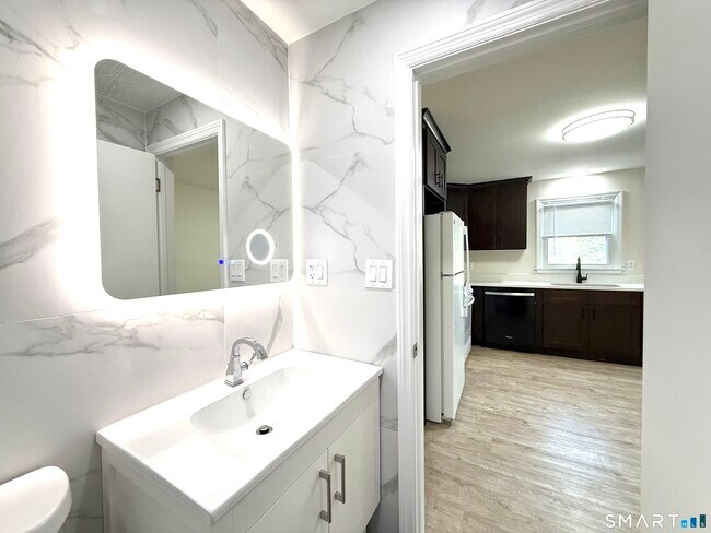 Building Photo - 299 Villa Ave