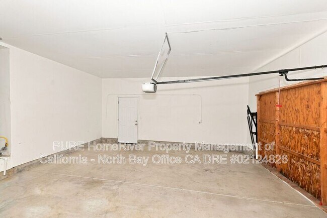 Building Photo - 514 Christopher Way