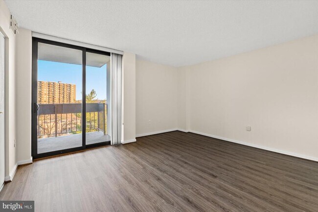 Building Photo - 5300 Holmes Run Pkwy