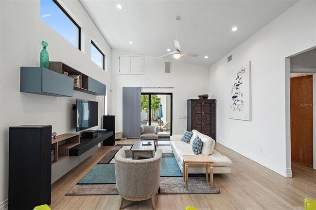 Building Photo - 2500 4th Ave S