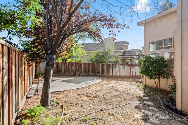 Building Photo - 514 Issac Ct