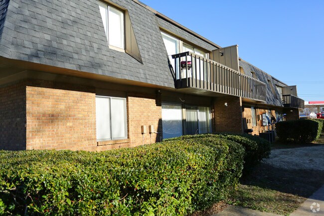 Building Photo - Camelot Apartments
