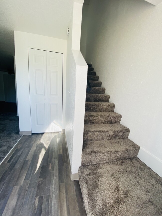 Building Photo - Beech Place Duplex