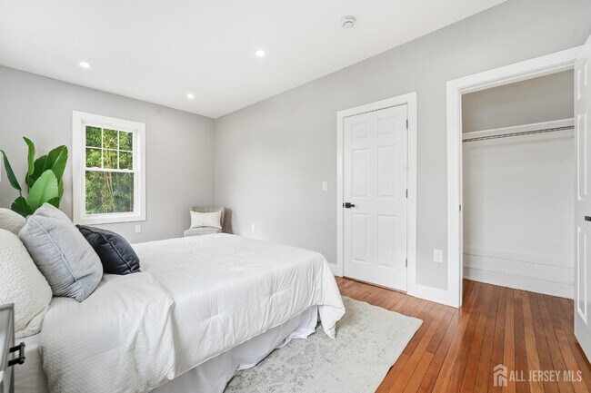 Building Photo - 214 Montgomery St