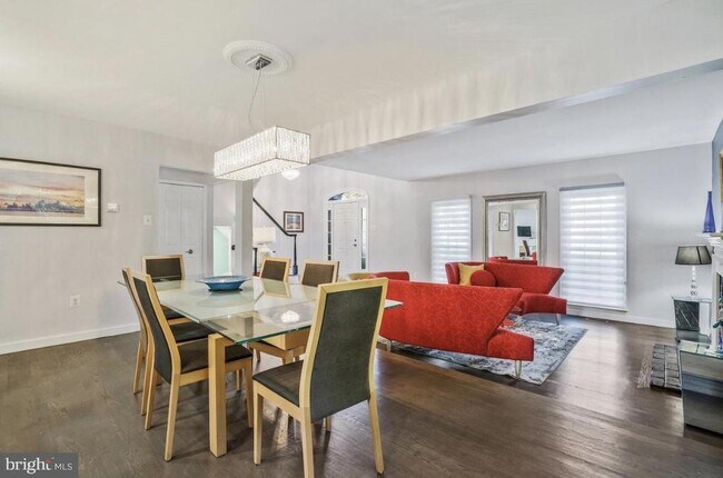 Building Photo - 9801 Burke Pond Ln