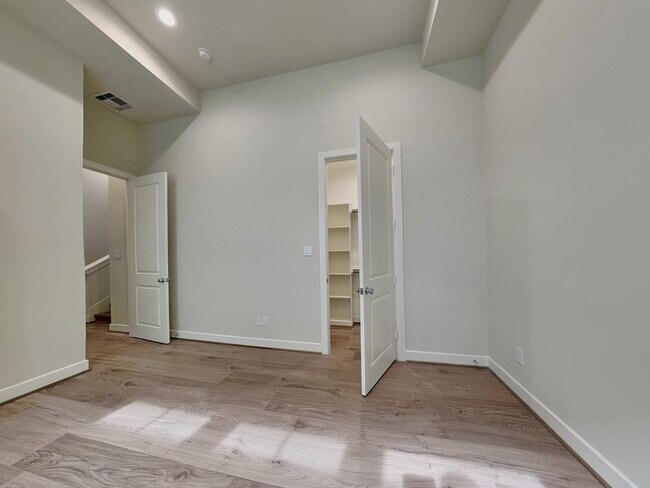 Building Photo - 6379 Paddington Bnd Dr